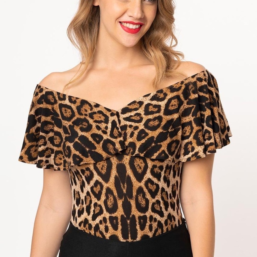 NWT Unique Vintage 1950s Leopard Print Off Shoulder Ruffle Frenchie Knit Top